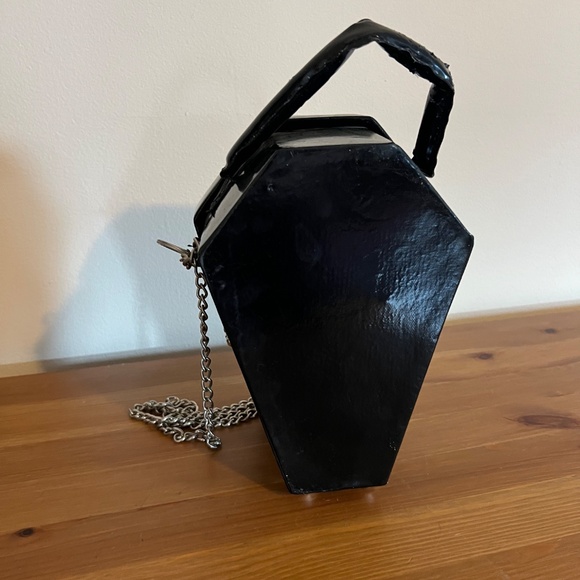 Killstar hardshell coffin bag - Picture 4 of 8